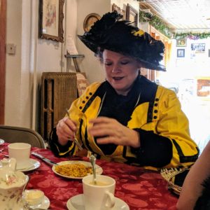 Victorian Luna at tea